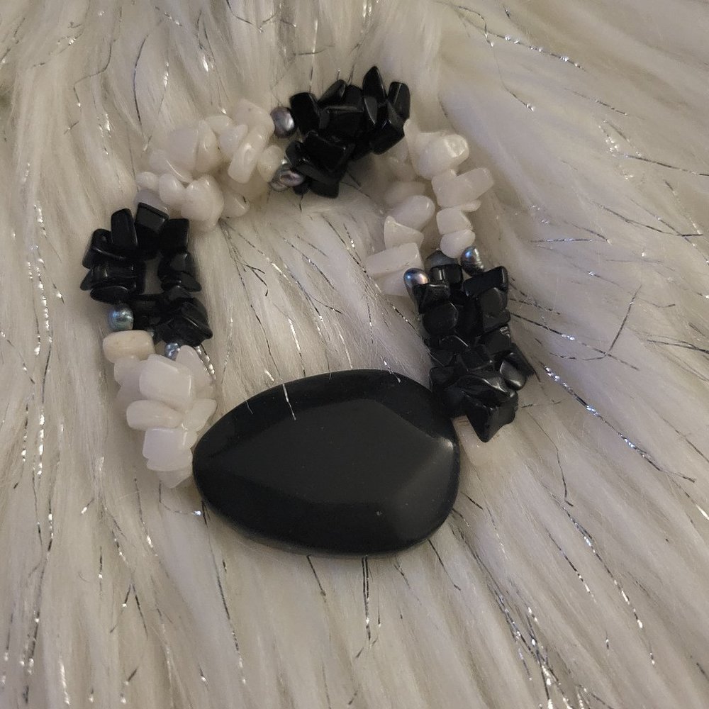 Black/White Beaded Stretch Bracelet